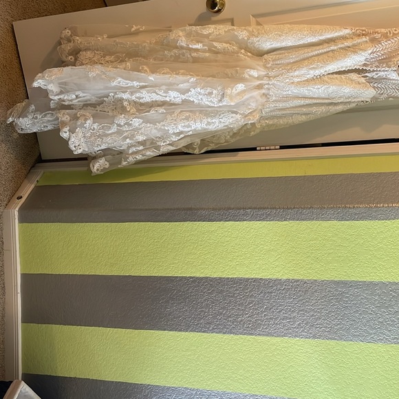 Size 10 Martina Liana wedding dress! - Picture 11 of 15